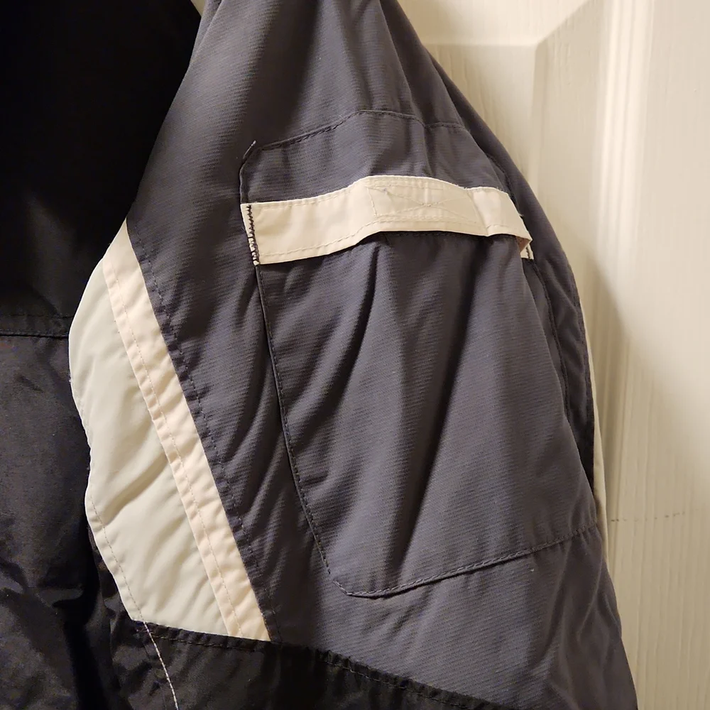 Men's Winter Jacket (M) - Picture 7 of 12